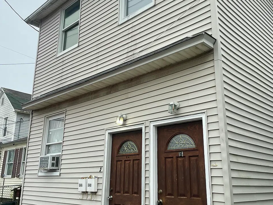 54 4th Ave #B
