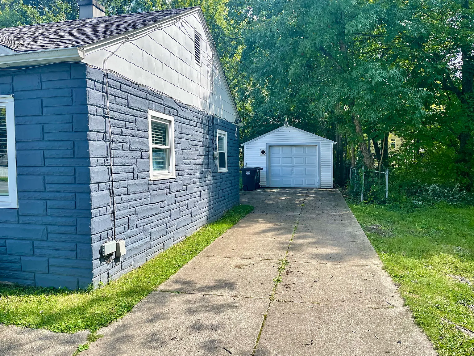 2 bed, 696 sqft, $1,175 — Photo 3