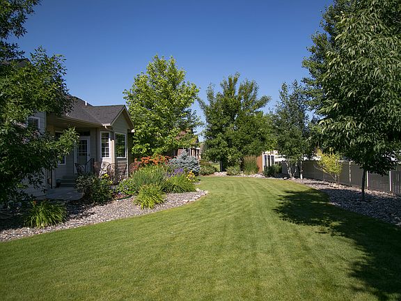 5th image of 3953 Woodcreek Dr