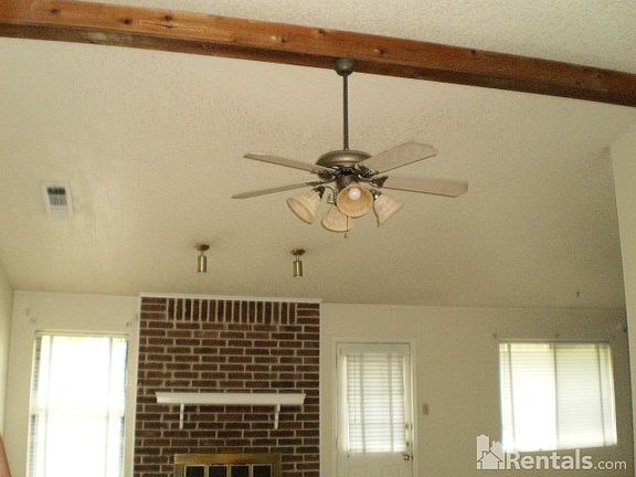 5th image of 3302 Timber Oak Dr