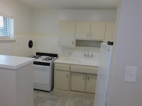 3rd image of 311 Hawthorne St APT 12
