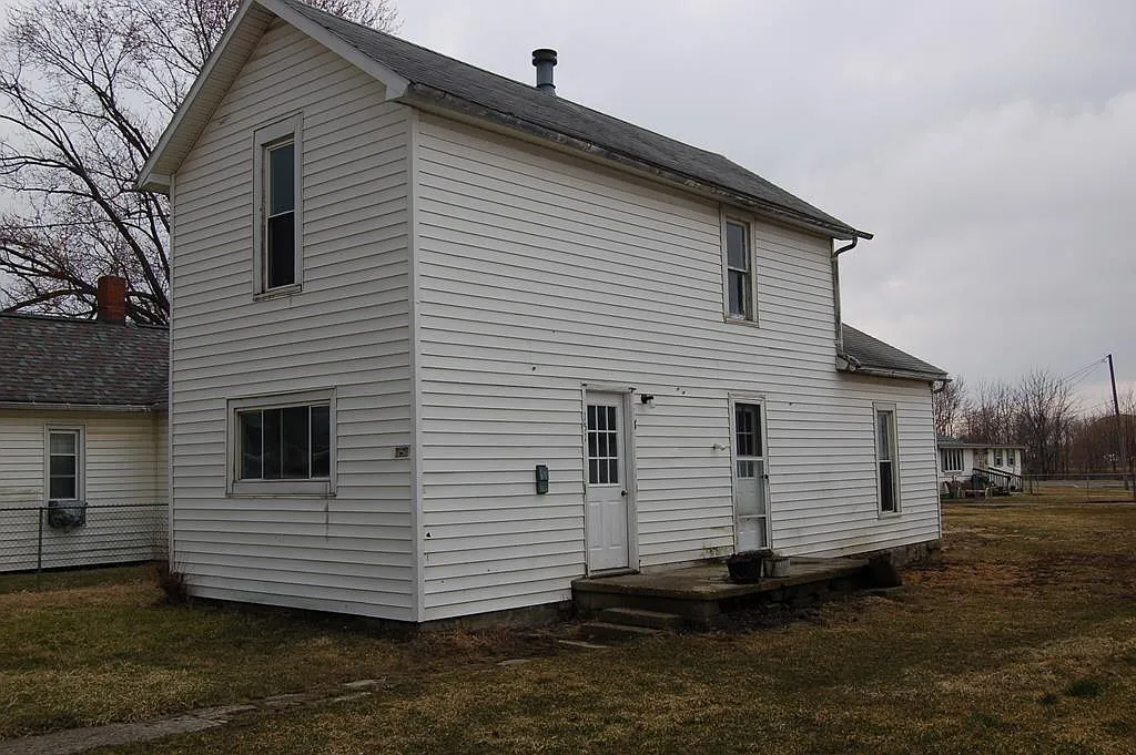 151 Glad St photo 1
