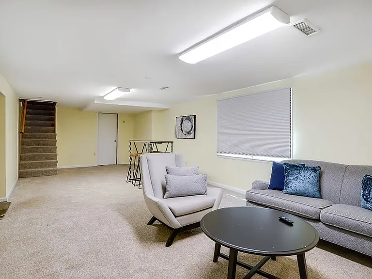 9724 Admiralty Dr — Photo 24
