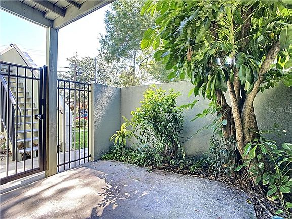 4th image of 201 S Arrawana Ave #201C
