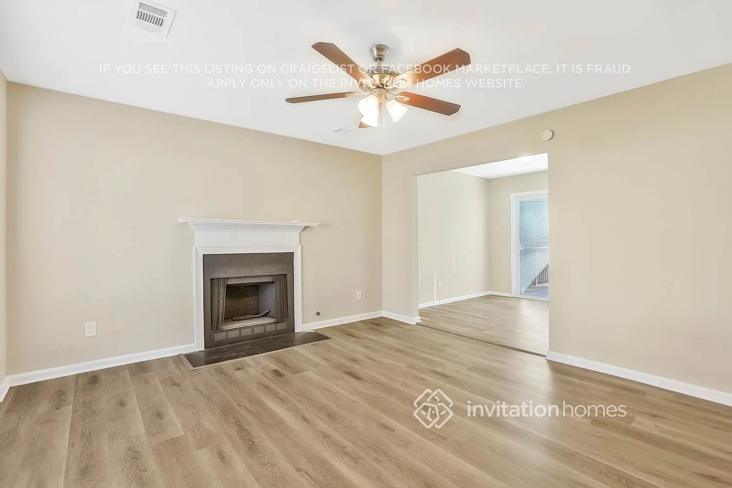 610 Woodcrest Manor Dr Stone Mountain, GA 30083 — Photo 3