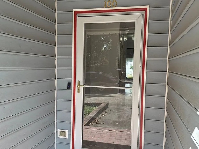 415 Park Ave #100 — Photo 2
