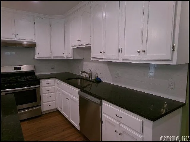 4 bed, 3.0 bath, 1250 sqft, $1,800 — Photo 4