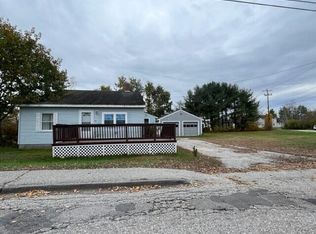 88 Gary St, South Paris, ME 04281