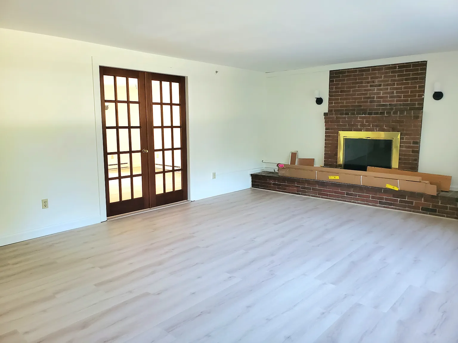 131 Buck St — Photo 3