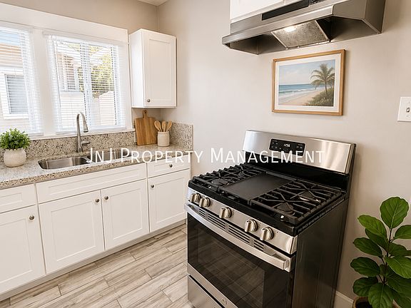 5th image of 1032 W 1st St APT B