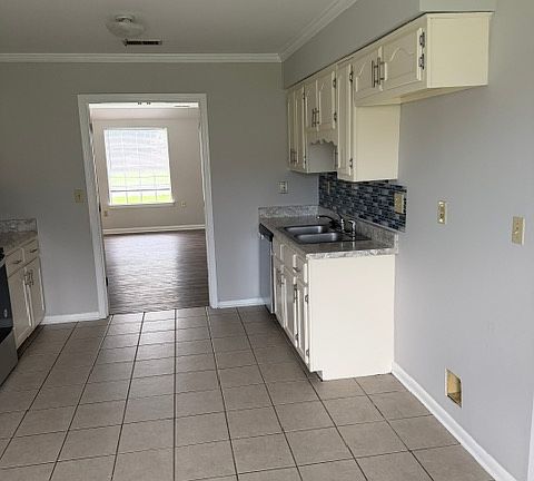 4th image of 7345 Susie Ln