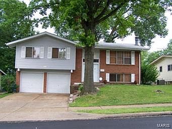 1st image of 230 S Waterford Dr