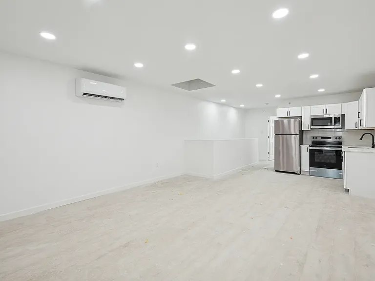 5530 Boyer St #B21 — Photo 6