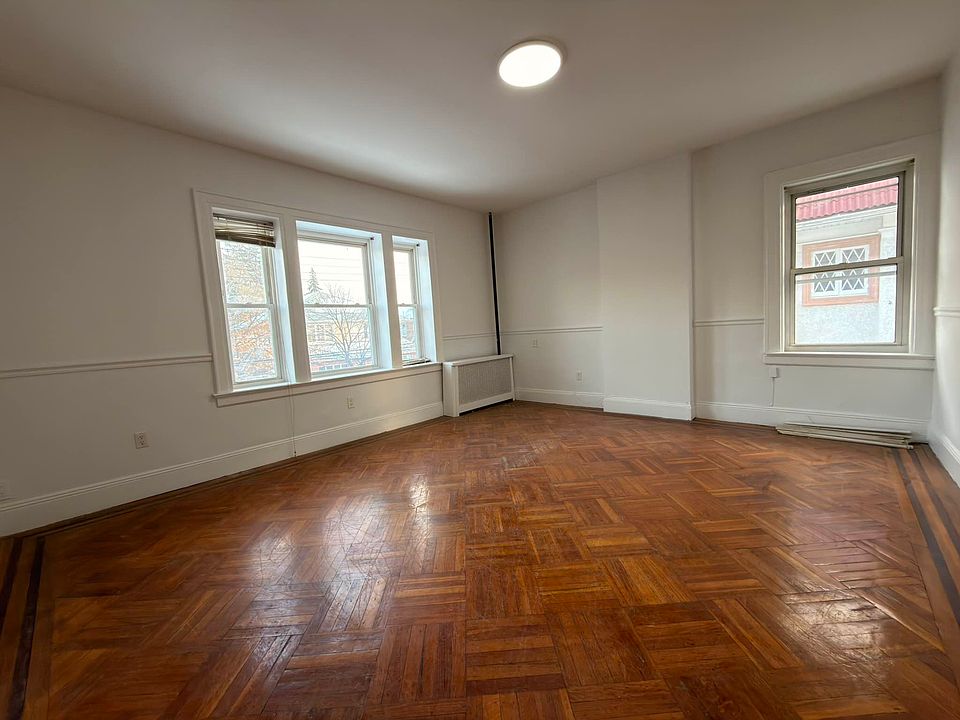 1st image of 1718 W 11th St Floor 2