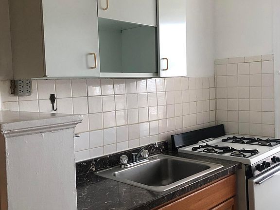 5th image of 4015 N Lowell Ave APT 2W