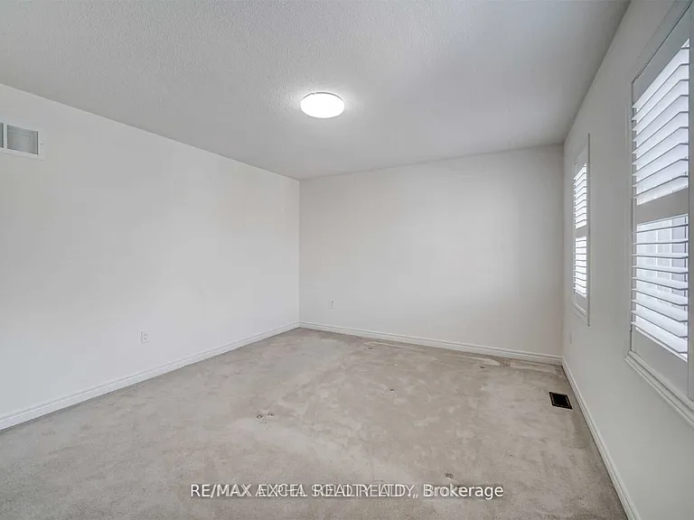 67 Alvin Curling Cres — Photo 28