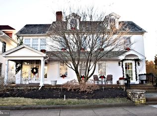808 W Broad St, Quakertown, PA 18951