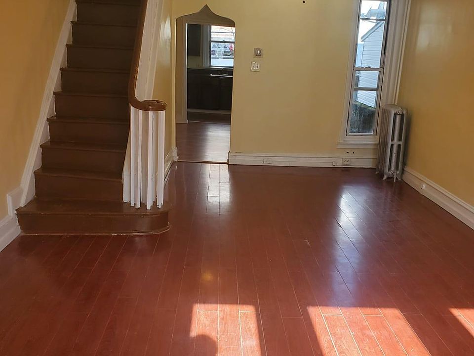 1st image of 2616 S Sheridan St