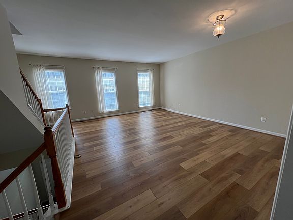 4th image of 46803 Keswick Sq