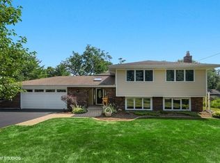 39W349 Romeo Cir, Elgin, IL 60124