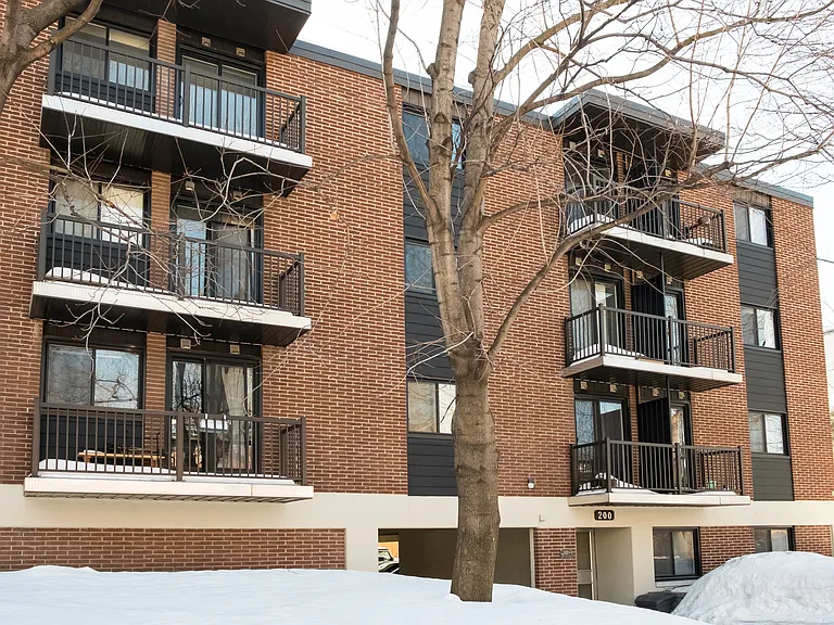 200 Pretoria Ave — Photo 1