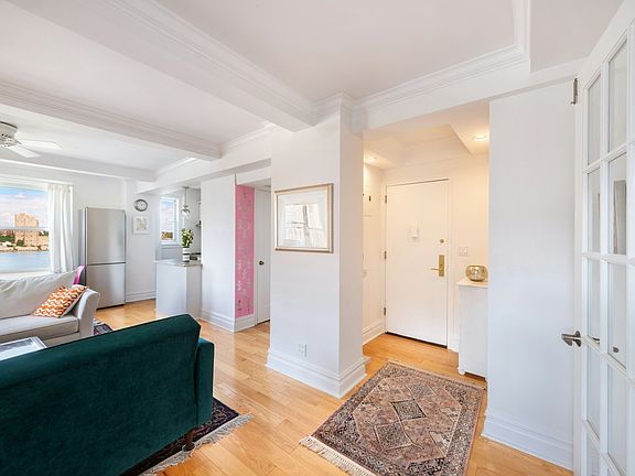 5th image of 304 W 75th St APT 14G