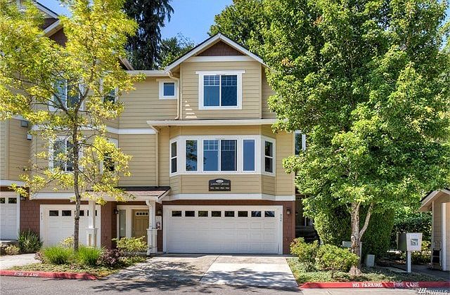 3 bedroom , 2.5 Bath, Loft and Office with large 2 Car Garage