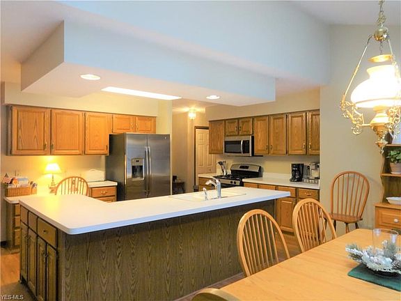 3rd image of 2885 Mathers Way