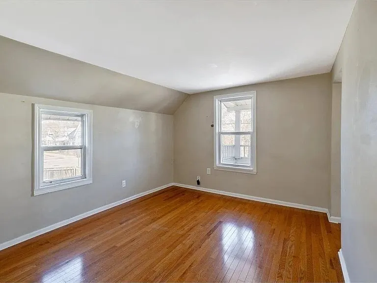 92 West St #B — Photo 8