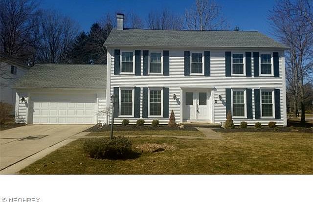 1st image of 17496 Fairfax Ln