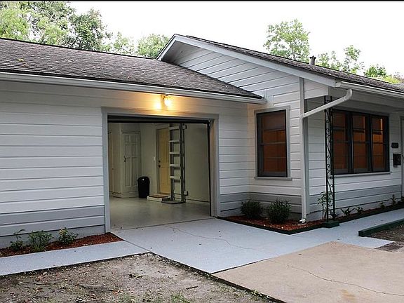 5th image of 2706 N Camp Cir