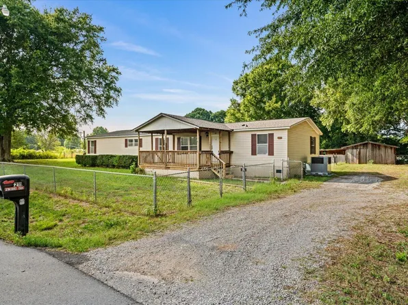 211 Patricia Ave, Chatsworth, GA 30705