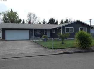 2051 Palos Verdes Dr, Roseburg, OR