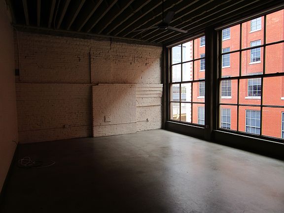 4th image of 140 W Washington St APT 312