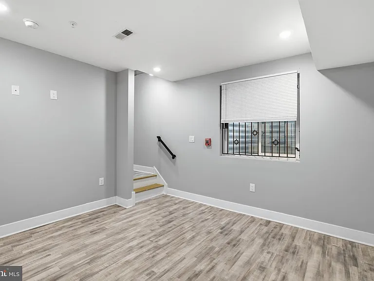 2500 N Mascher St #2 — Photo 12