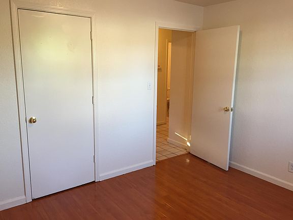 3rd image of 6043 McLaren Ave