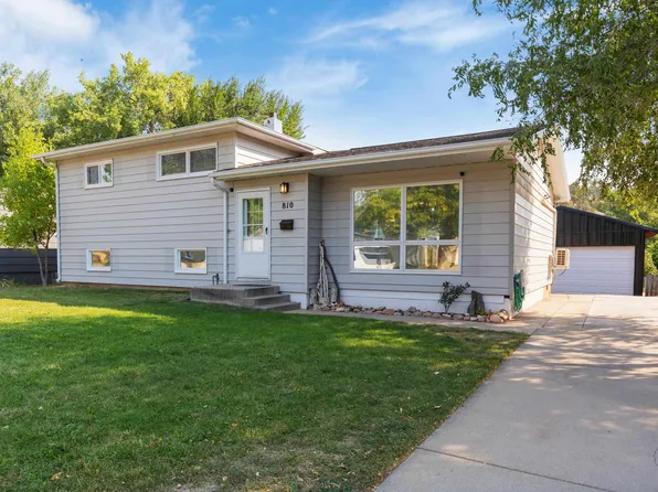 810 Bel Aire Dr, Rapid City, SD 57702