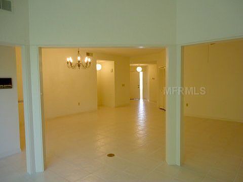 4th image of 1704 Starling Dr
