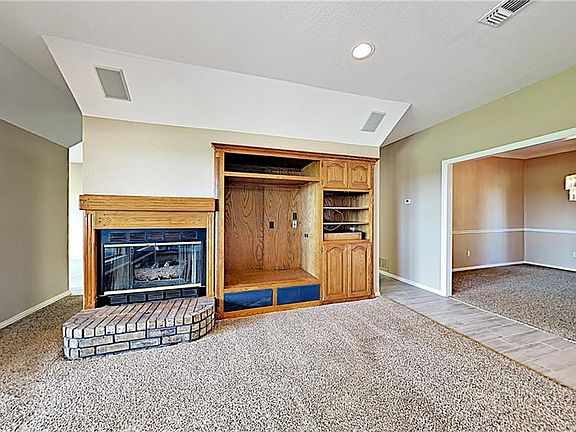 4th image of 1101 Colina Vista Ln
