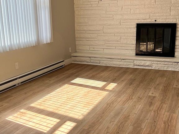 2nd image of 913 Atlantic Ave #913