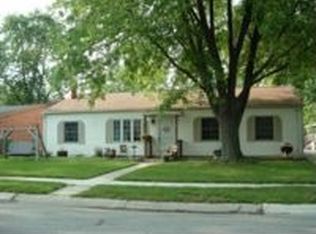 4 Bristol Ave, Romeoville, IL 60446