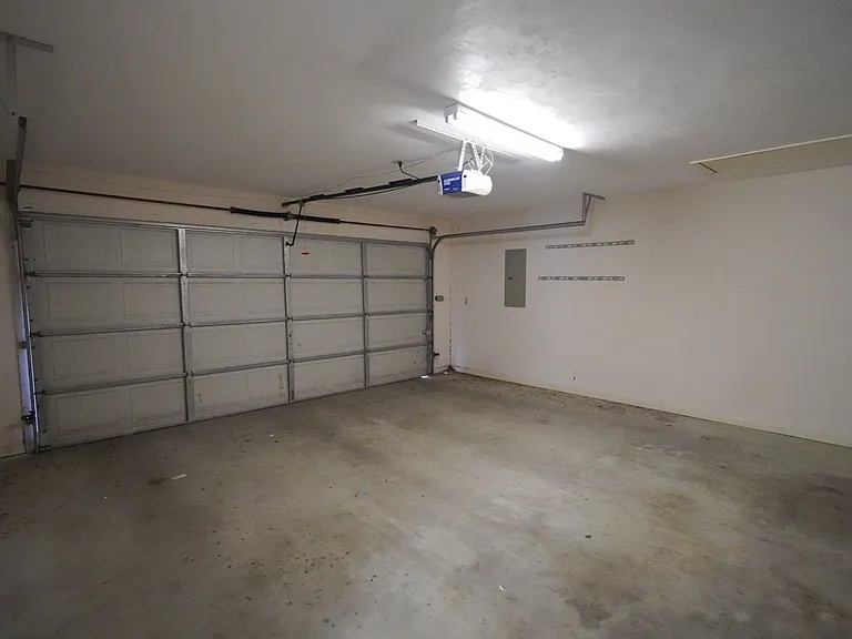 2605 Yarmouth Ln — Photo 27