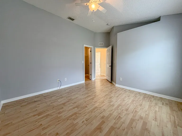 32 Forest Grove Dr — Photo 18