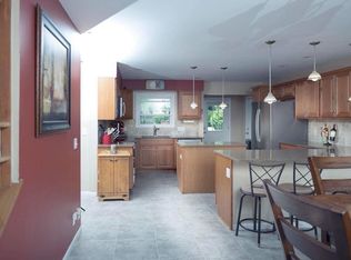 431 10th St, Baraboo, WI 53913