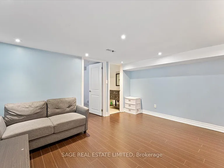 207 Cedarvale Ave #LOWER — Photo 12