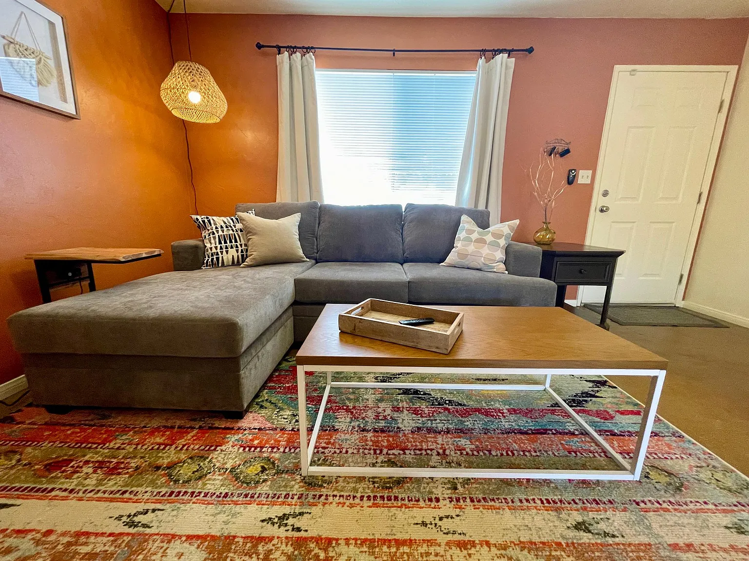 2 bed, 800 sqft, $1,875 — Photo 2