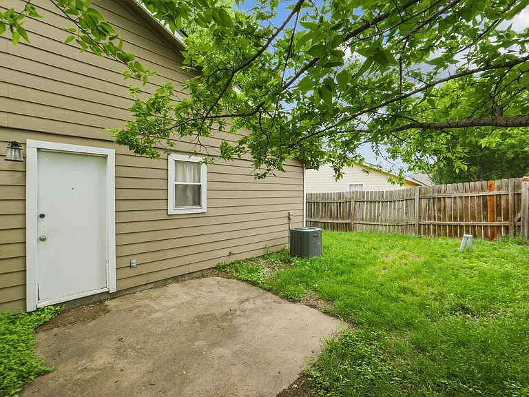 2302 Fuzz Fairway #A — Photo 27