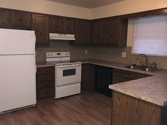 kitchen w/new countertops and backsplash