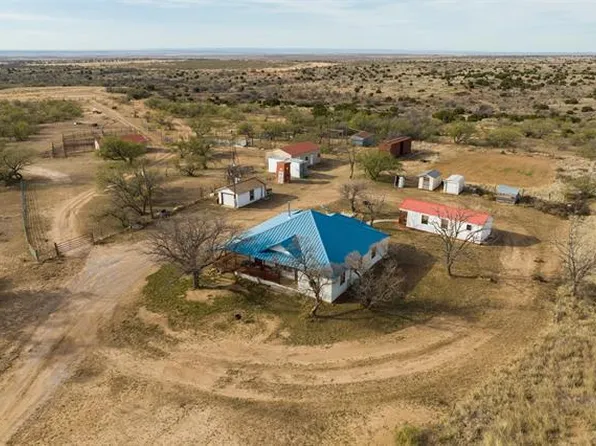 2911 County Road 13, Lakeview, TX 79239