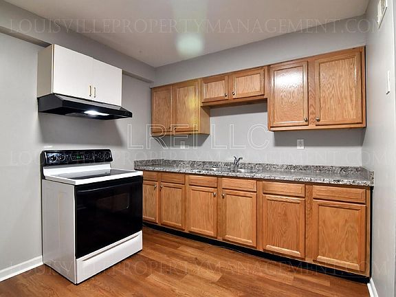 4th image of 715 M St #2